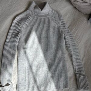 Club Monaco Wool Ribbed Knit Turtleneck Sweater - Grey